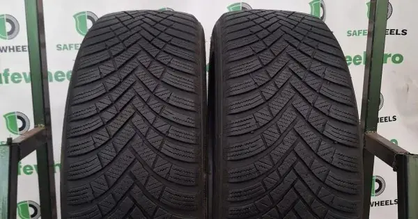 Cumpără online HANKOOK Winter i*cept rs3 215/55 R17 98V