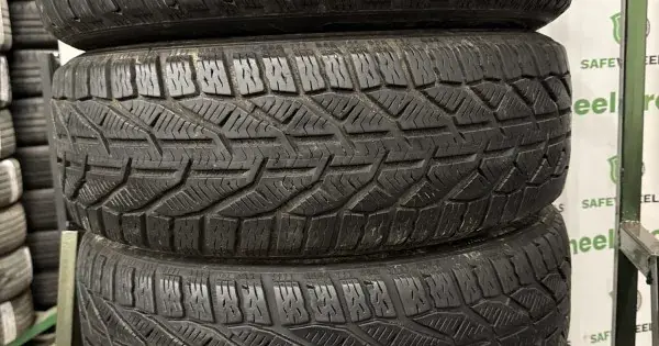 Mai ieftin KORMORAN Snow 215/60 R16 99H
