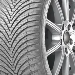 Discount Kumho Solus 4S HA32 245/40 R19 98Y