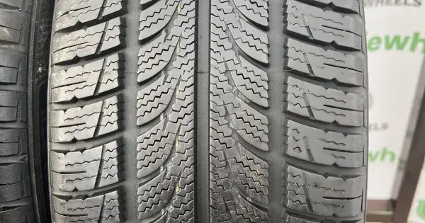 KUMHO Solus vier 205/50 R16 87V Doar azi