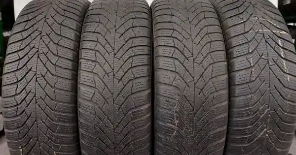 Livrare gratuită KUMHO WinterCraft WP52 215/65 R16 98H