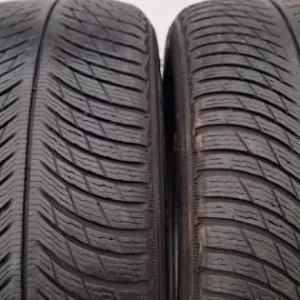 Comandă acum MICHELIN ALPIN 5 235/50 R19 103H