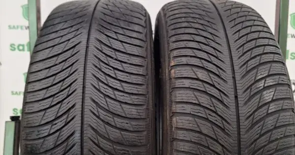 Comandă acum MICHELIN ALPIN 5 235/50 R19 103H