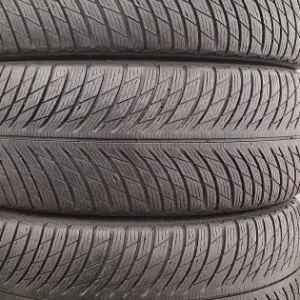 MICHELIN Pilot alpin 5 suv 235/55 R18 104H Vezi acum
