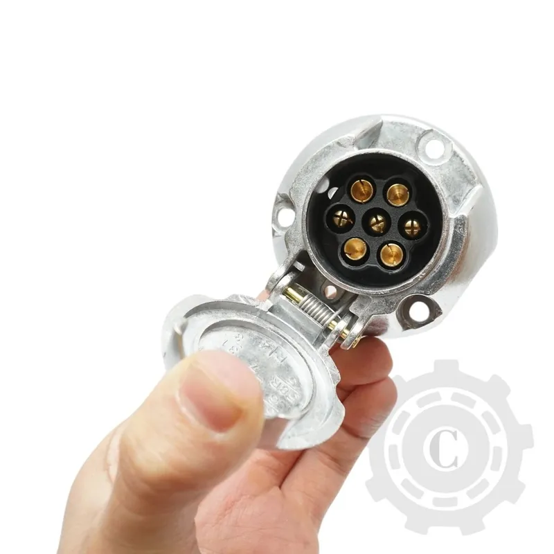 PRIZA REMORCA 7PINI 6V/12V Super ofertă