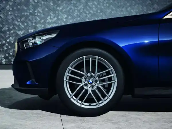 Roată completă de iarnă - Triplex Spoke 933 cu anvelopa Continental VikingContact 7 - 245/45R19 102T XL - BMW Seria 5 G60/G61 Vezi acum